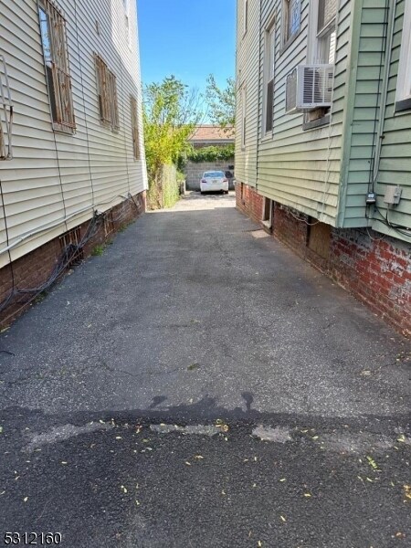 Building Photo - 176 Huntington Terrace