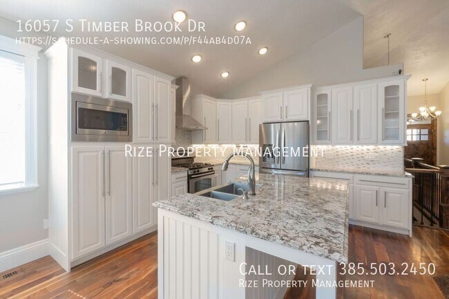 Foto del edificio - 16057 Timber Brook Dr E