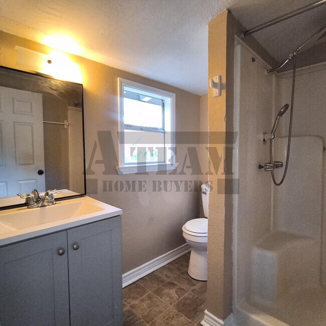 Foto del edificio - House For Rent