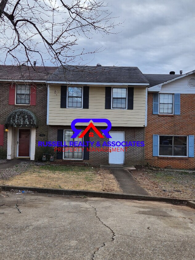 Primary Photo - 2541 Hampstead Dr