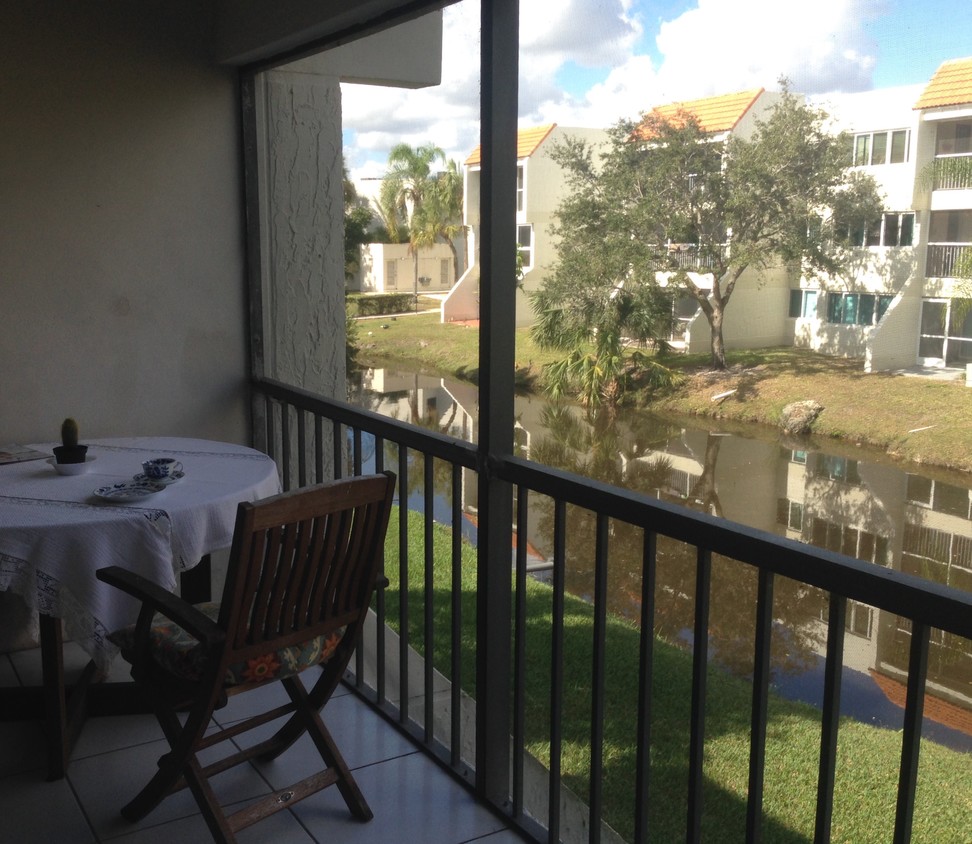 Foto principal - 301 Racquet Club Rd