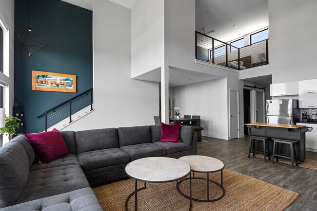 Smith y High Loft W Den - The Day Companies - Short North