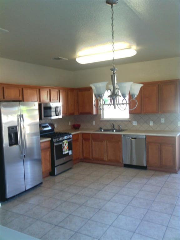 Building Photo - BEAUTIFUL 4 BEDROOMS / 2 BATH HOME IN SETTLERS CROSSING