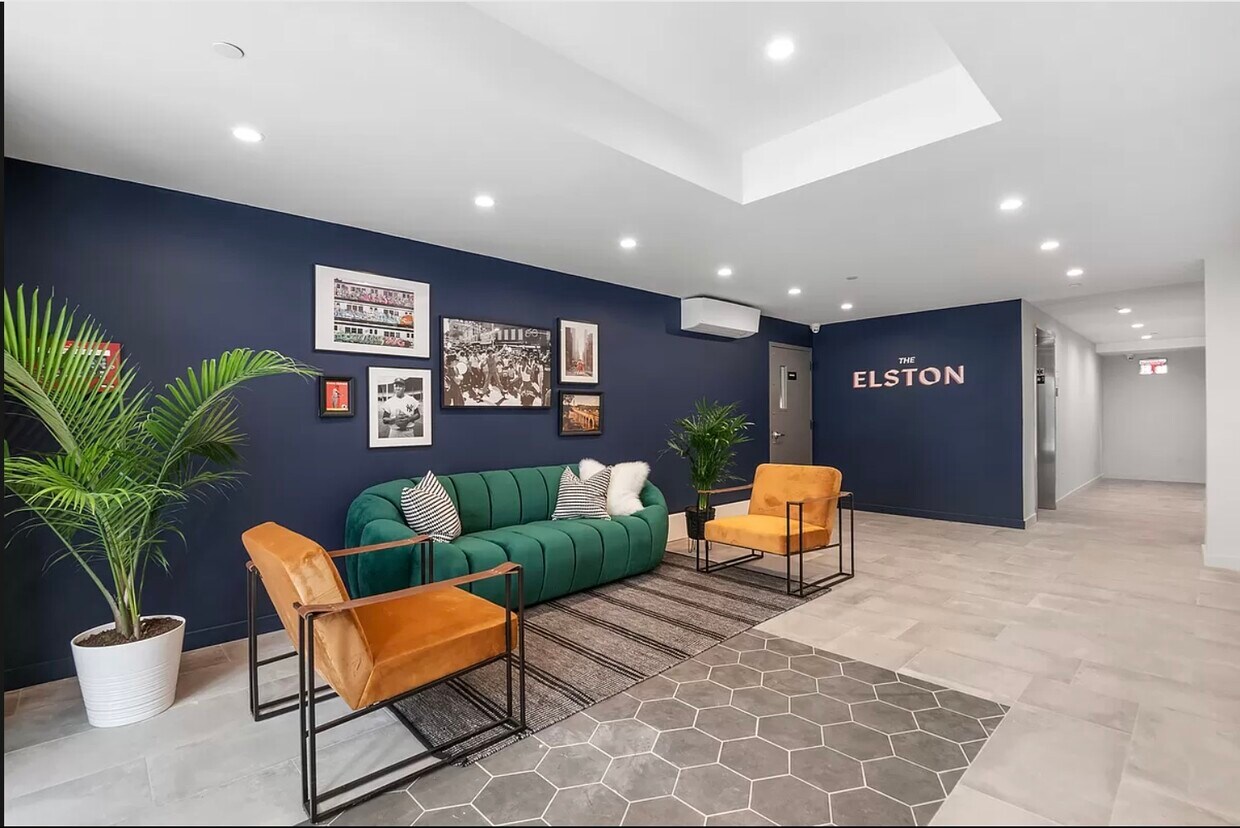 Foto principal - 990 Woodycrest Ave