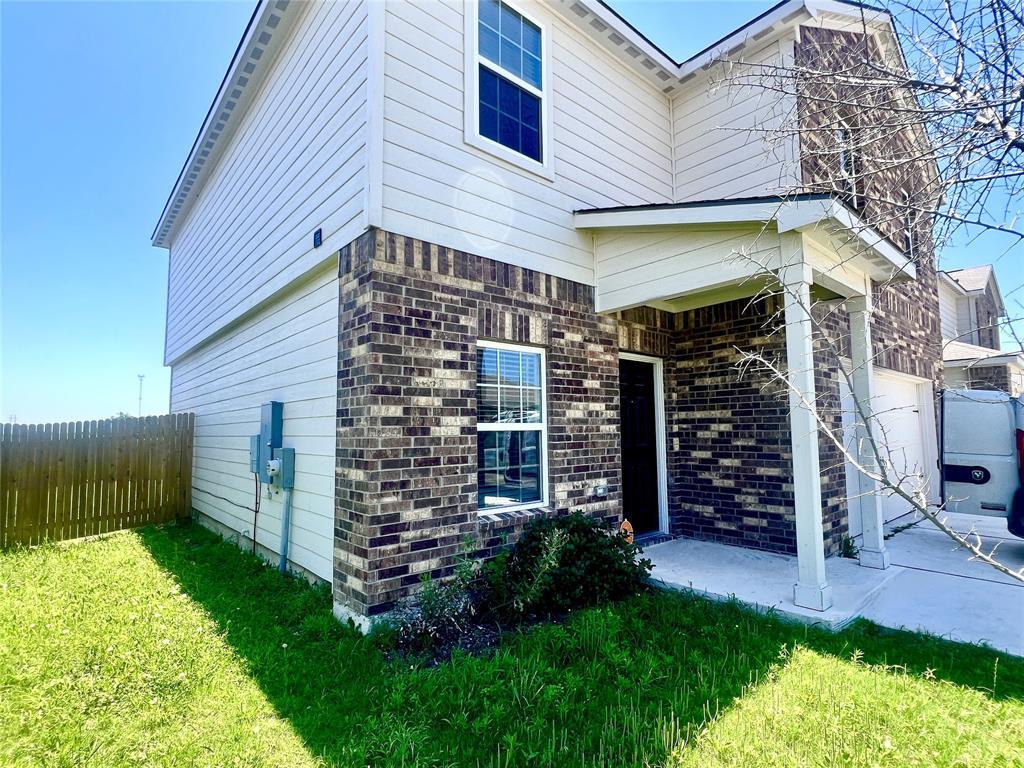 Foto principal - 521 Riverdale Dr