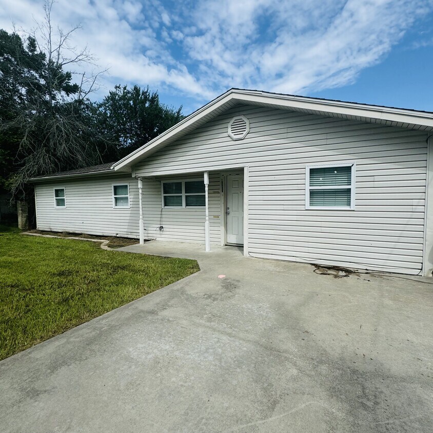 Foto principal - 2275 Beverly St