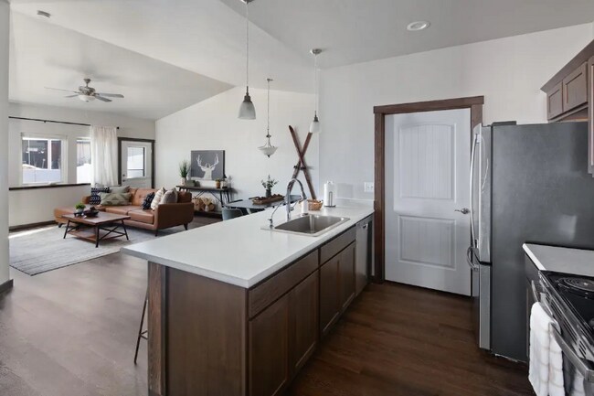 Foto del edificio - 1354 Destiny Ln