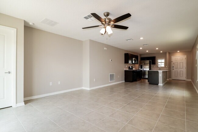 Foto del edificio - 4295 Sunny Creek Pl