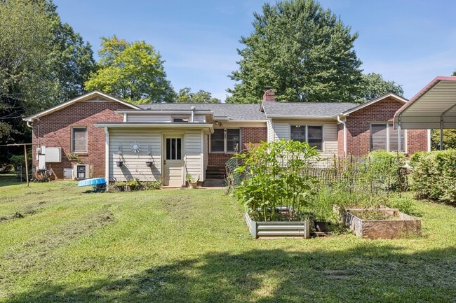 Foto del edificio - 5508 Crestland Ave