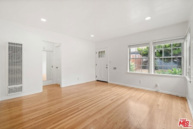 Building Photo - 7109 Flight Ave