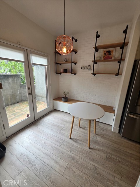 Building Photo - 240 S Mentor Ave