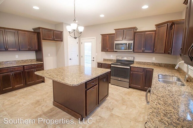 Building Photo - 4 br, 2.5 bath House - 2406 Longwood Drive