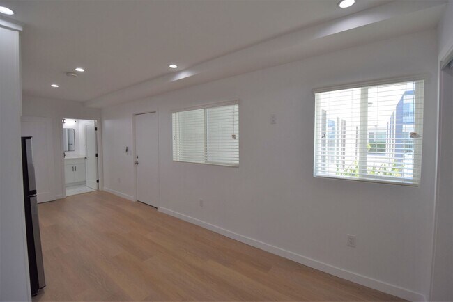 Foto del edificio - 12255 Burbank Blvd
