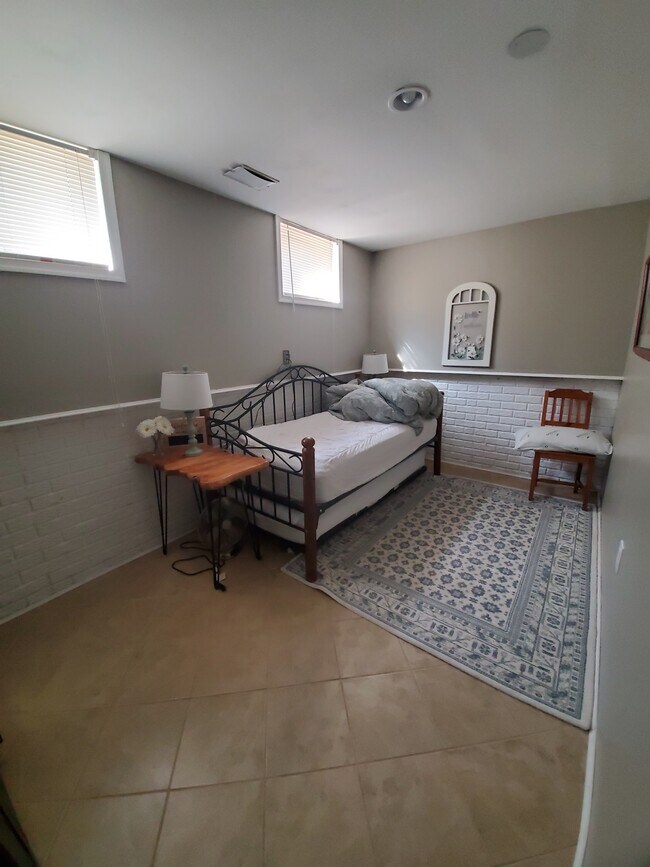 Foto del edificio - 9225 Northedge Dr