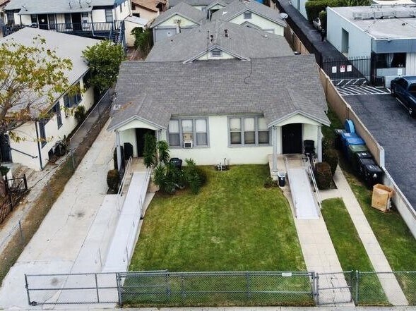 Foto del edificio - 1045 W Vernon Ave
