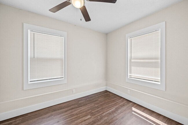 Foto del edificio - 714 S Thomas Ave
