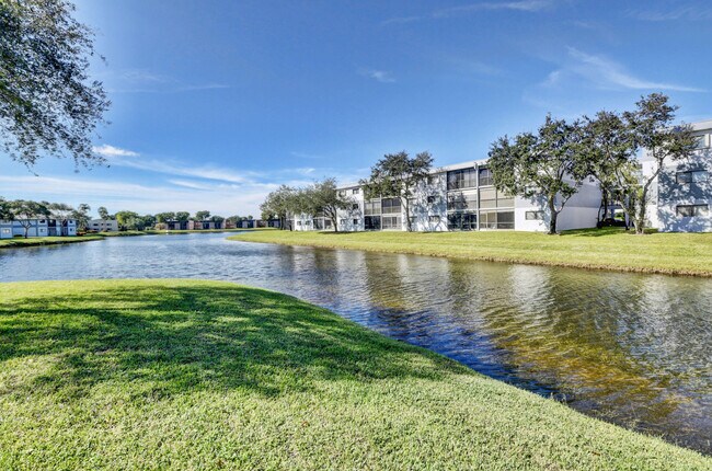 Foto del edificio - 15251 Lakes of Delray Blvd