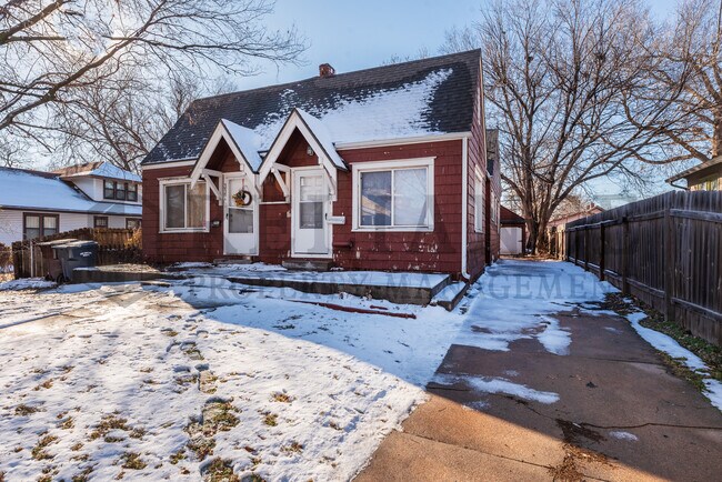 Building Photo - 335 S Lorraine St