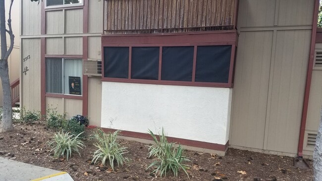 Building Photo - 3 bedroom, 2 bath, ground floor unit, and private patio.