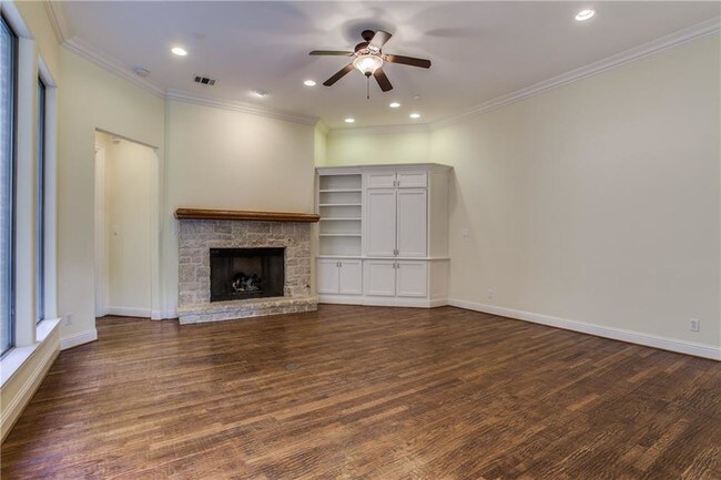 Building Photo - 16210 Koi Pond Ct