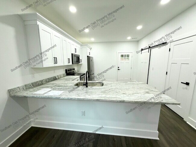 Building Photo - 306 Hickory Trail