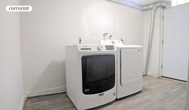 Foto del edificio - 240 E 92nd St
