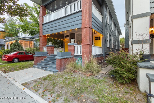Building Photo - 1627 N Laura St