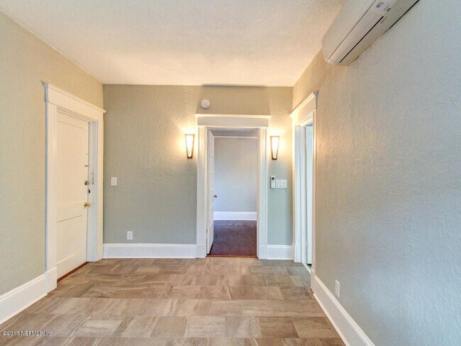Foto del edificio - 2116 Herschel St