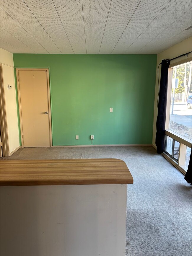 Building Photo - 514 Sloat Ave