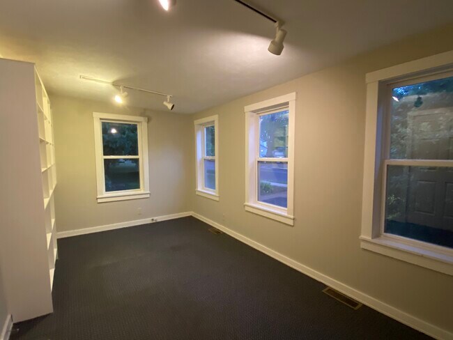 Foto del edificio - 50 Utica St