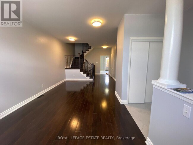 Photo du bâtiment - 3745 Kingston Rd