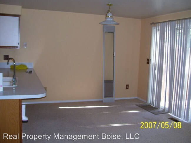 Building Photo - 2562 S Sumac Ln