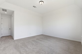 Building Photo - 5019 Field Sparrow Ln