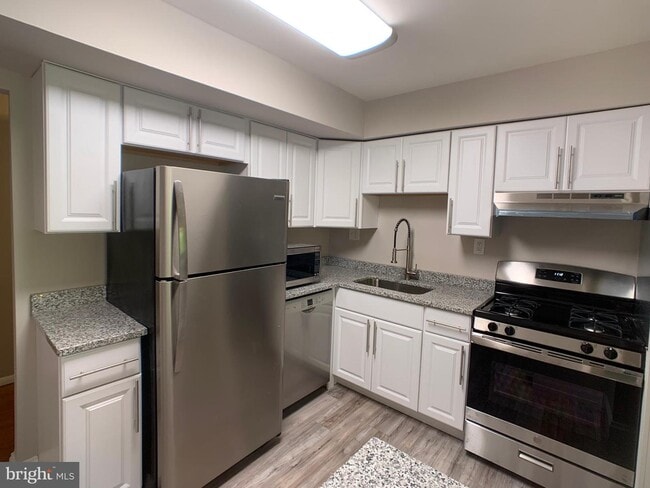 Building Photo - 1811 Snow Meadow Ln