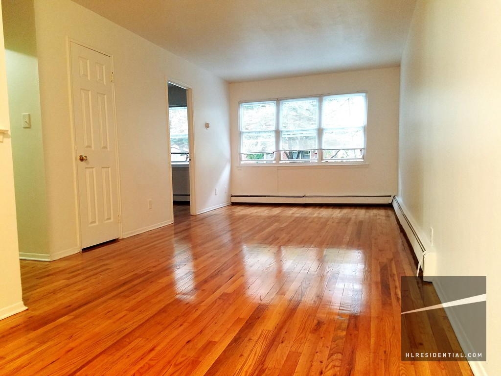 Primary Photo - 32-53 70th St