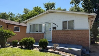 Building Photo - 10409 Count Dr