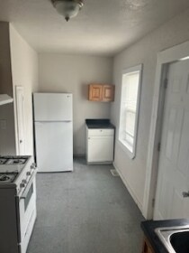 Kitchen - 938 Bricker Ave