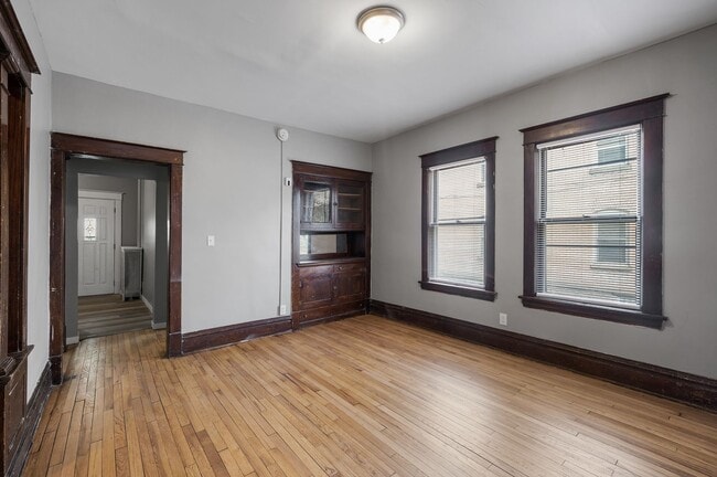 Building Photo - 203 Grotto St N
