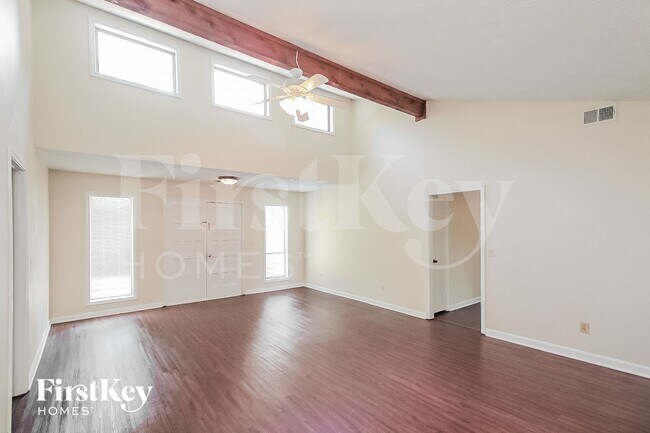 Building Photo - 205 Lanyard Loop