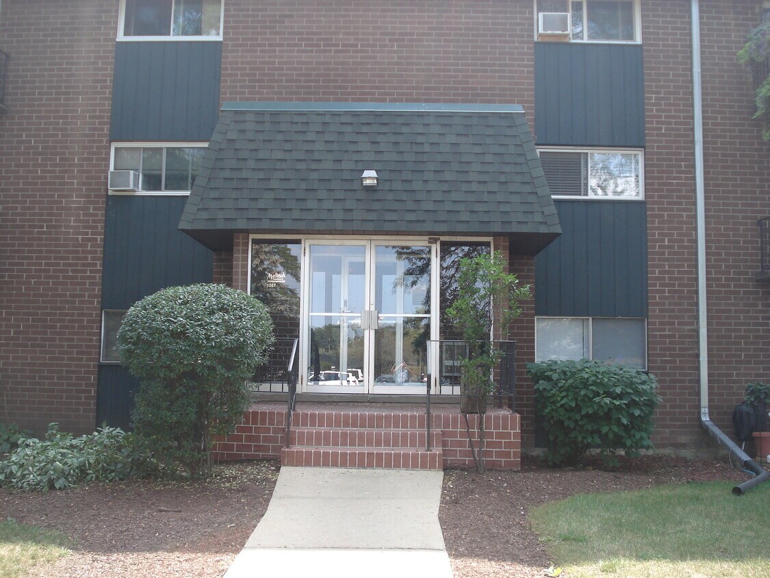 1557 W Irving Park Rd Unit 119D, Itasca, IL 60143 Condo for Rent in