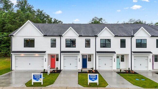 Foto del edificio - Modern 3-Bed, 2.5-Bath Townhome Now Offering $1000