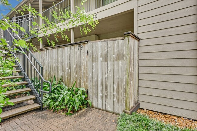 Building Photo - 1100 Augusta Dr