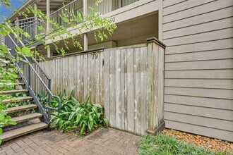 Building Photo - 1100 Augusta Dr