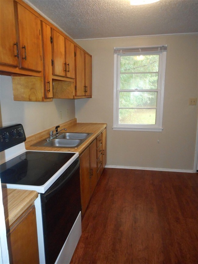 508 Elm St, Jacksonville, NC 28540 Townhome Rentals in Jacksonville