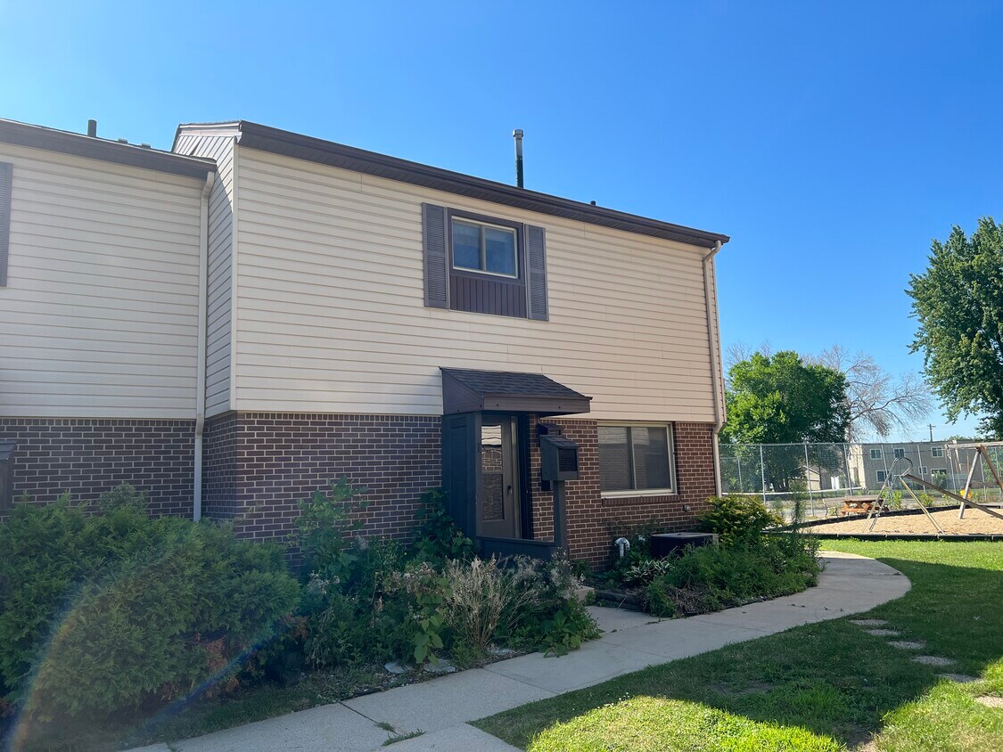 3941 18th Ave NW, Rochester, MN 55901 Townhome Rentals in Rochester