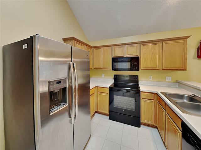 Building Photo - 7779 Park Downs Dr