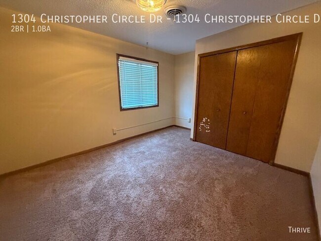 Foto del edificio - 1304 Christopher Cir