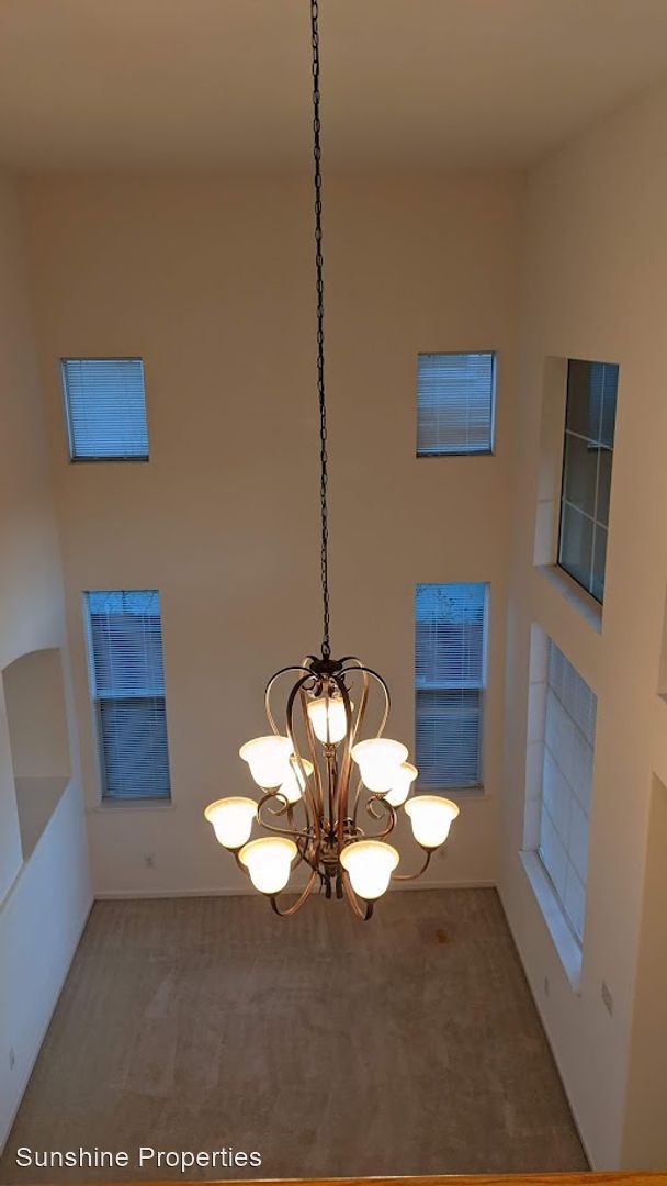 Building Photo - 5 br, 3 bath House - 3402 Edgewater Pl.