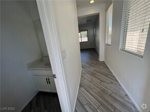 Building Photo - 909 Earth Luster Rd