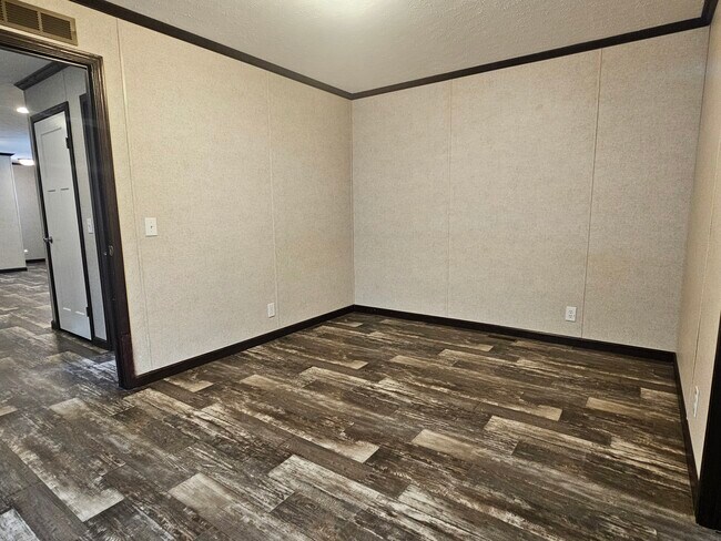 Building Photo - 333 E Lakewood Blvd